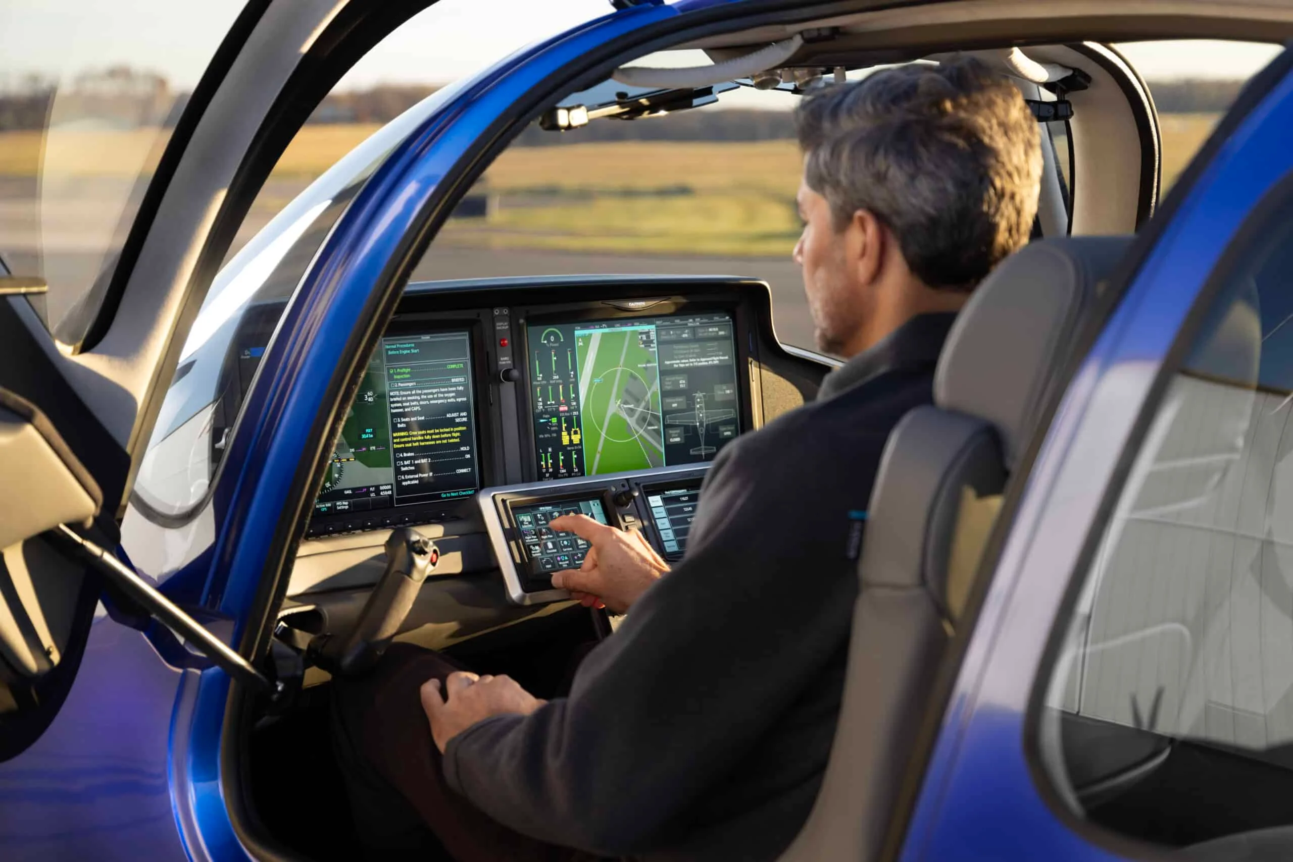 cirrus G7 airplane cockpit